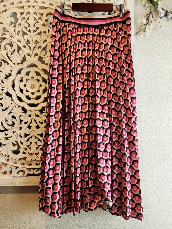 Gallery Dresses & Skirts - GALLERY GEOMETRIC DESIGN PLEATED MIDI SKIRT PINK WHITE SIZE SMALL IMPORTED BRAND